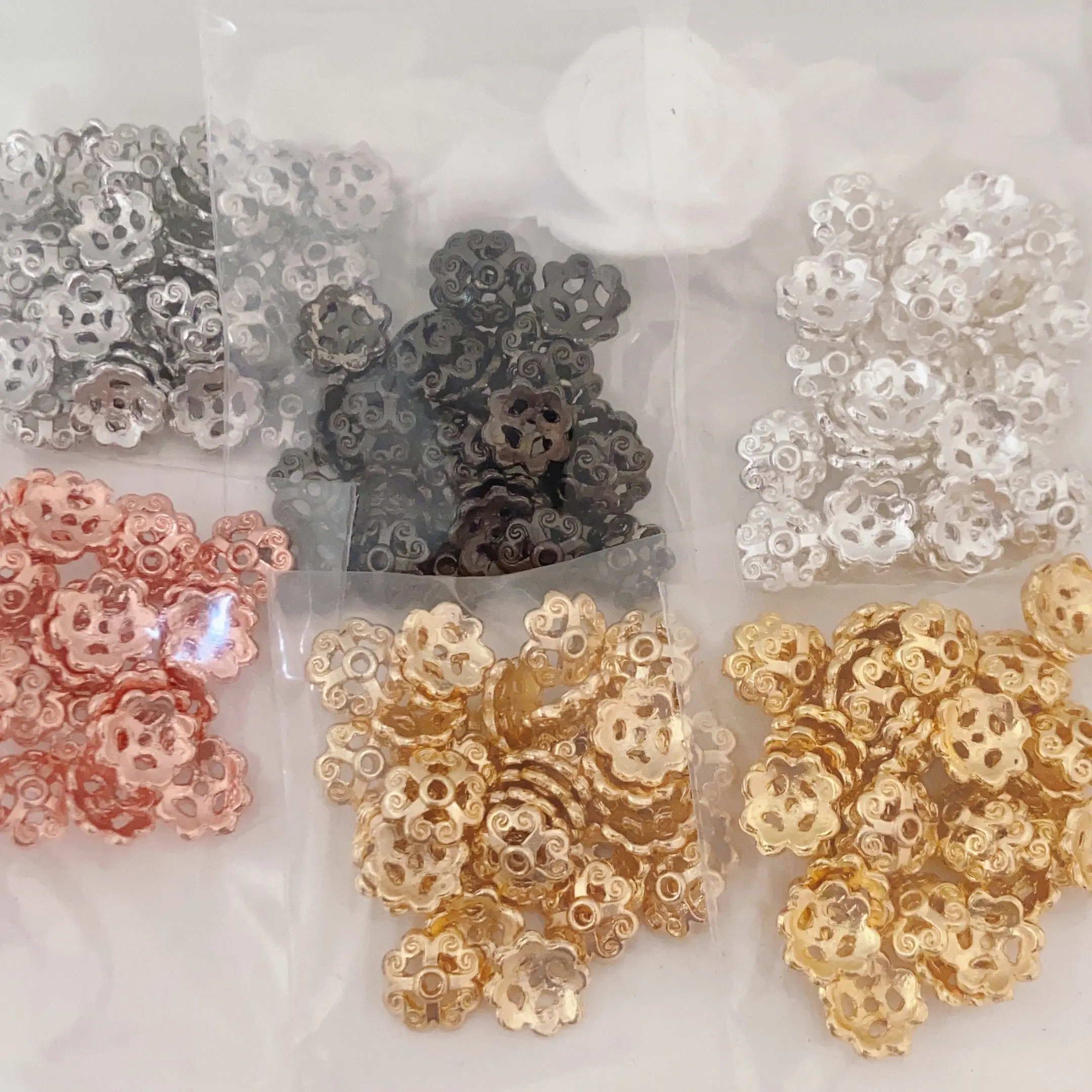 

30 Pieces Multi-petal Flower Bead Holder Spacer Bead Accessories Diy Pearl Bracelet Necklace Jewelry Making Materials Wholesale