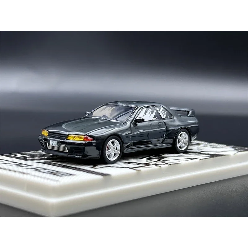 W magazynie TM 1:64 Skyline GTR R32 karykatura odlewana diorama kolekcja modeli samochodów zabawka czas Micro