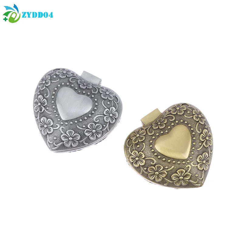 ●1Pcs Vintage Flower Heart Shaped Alloy Jewelry Box Dustproof Ring Organizer Small Trinket Storage Christmas Gift Packaging Box