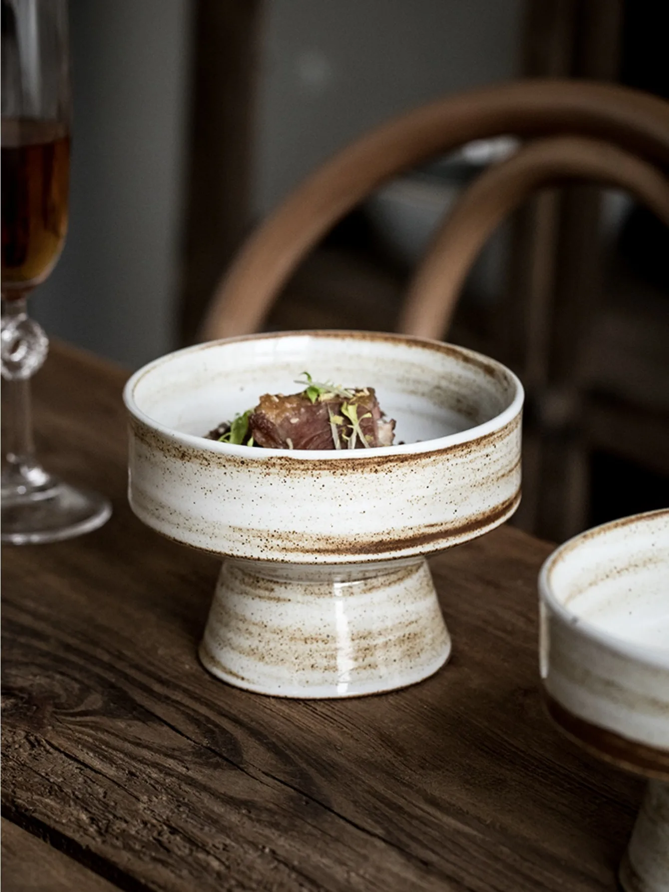 

Retro Japanese Salad Bowl Rough Pottery Dessert Bowl Hand Brushed High Footed Tea Snack Tray Ceramic Tableware for Café Desserts