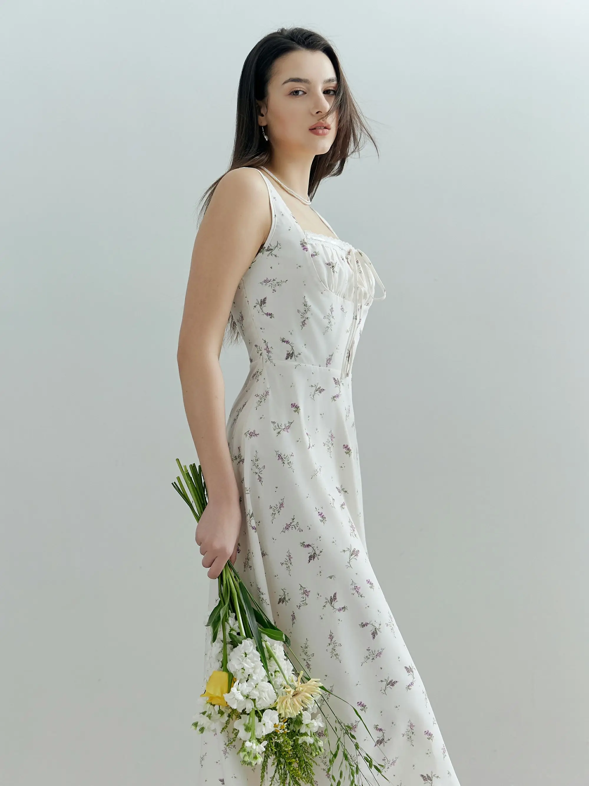 Robe d'été élégante pour femmes, imprimé Floral, blanc doux, à bretelles, épissure en dentelle, col carré, nœud papillon, robe de vacances à lacets