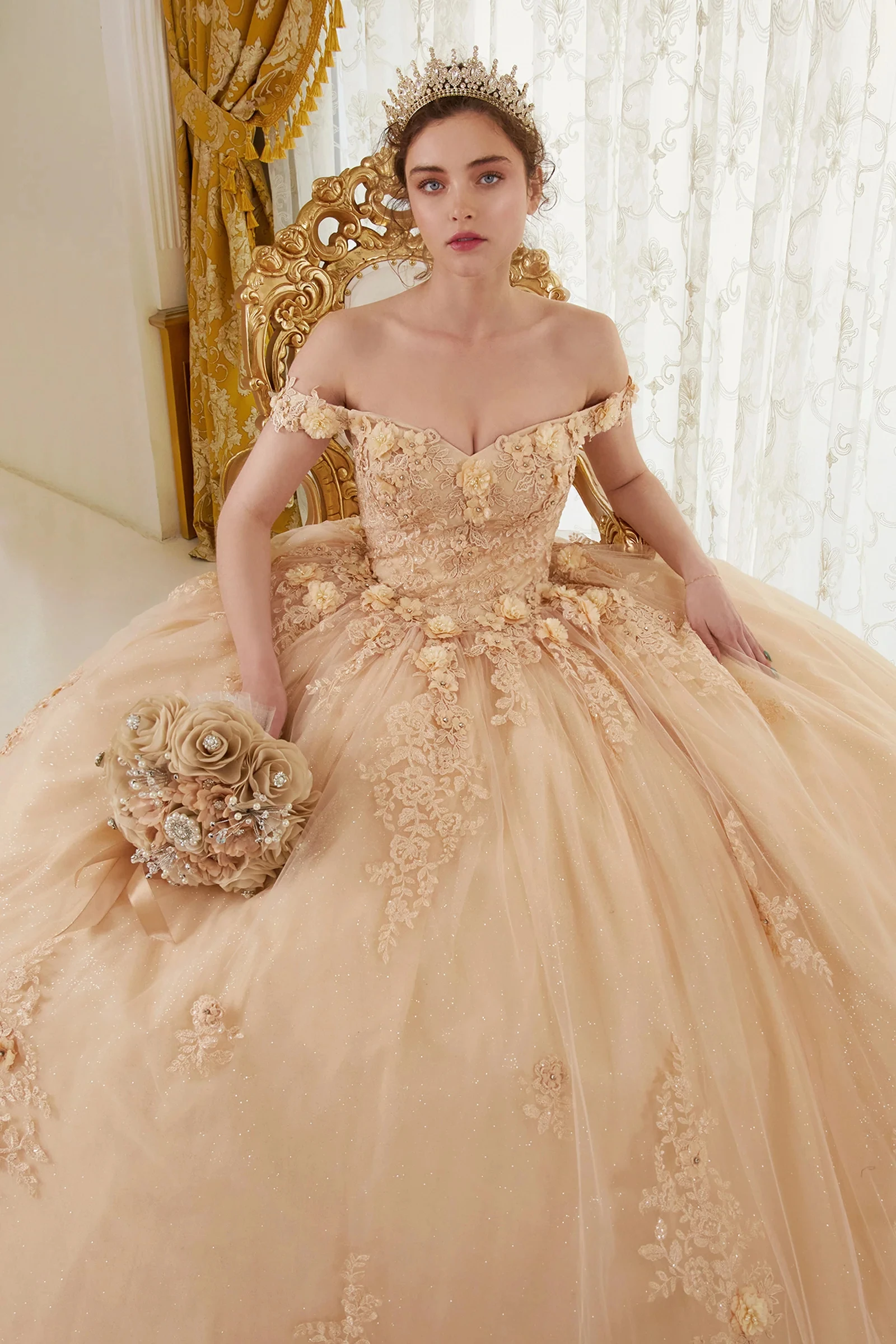 Off the Shoulder 3D Flowers Appuliques Organza Quinceanera Dresses Ball Gown Floor Length Sweetheart Sparkly Party Dress