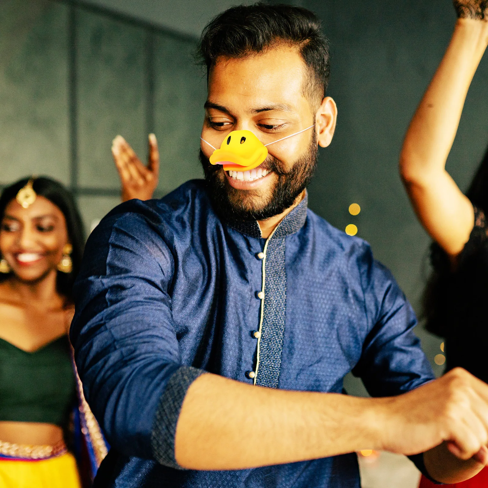 

4Pcs Simulation Duck Nose Cosplay Prop Adjustable Elastic Band Lightweight Party Nose Circus Performance Supplies