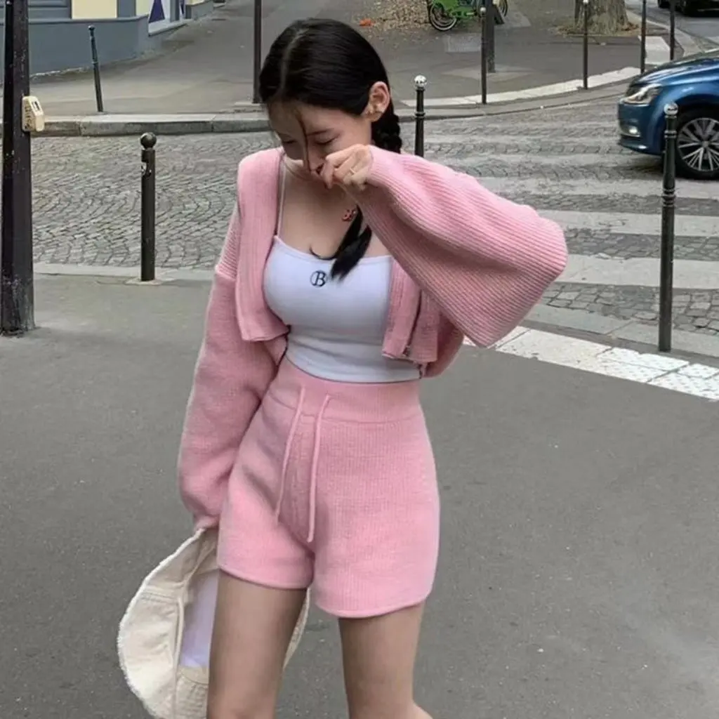 

Женский осенне-зимний кардиган с капюшоном и шорты, комплект из толстого корейского шикарного свитера с длинными рукавами и прямой завязкой