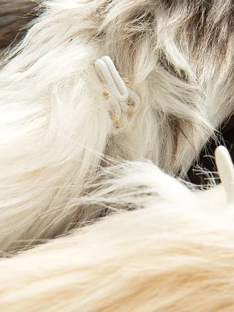 النمط الأوروبي والأمريكي الخريف والشتاء الوافدين الجدد معطف الموضة النسائية العصرية ذو تأثير الفرو الصناعي