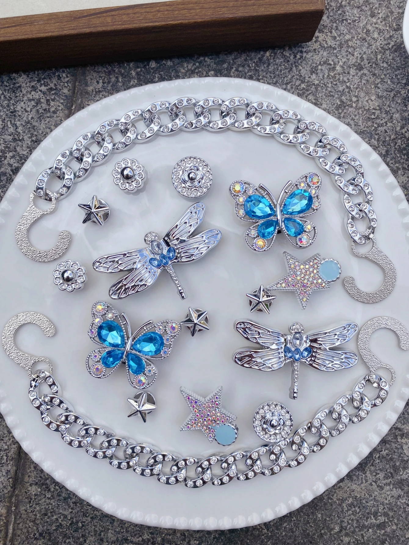 16 إبزيم أحذية فضي (فراشة، اليعسوب، زهرة، نجمة خماسية، سلسلة)، ديكورات DIY، مشبك أحذية متعدد الوظائف ACC