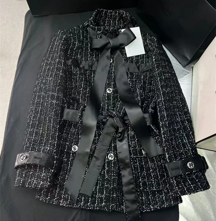 

Customized New Winter 2025 styles of European and American women's clothing Long-sleeved stand-up collar bow-tied tweed coat