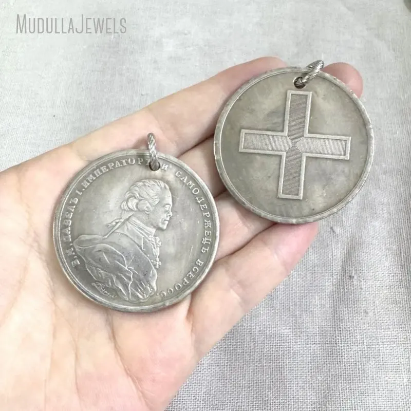 

10 шт., перфорированный крест, монета, оловянный медальон, религиозное ожерелье, кулон, ювелирные изделия ручной работы, брелок для ключей, подвеска