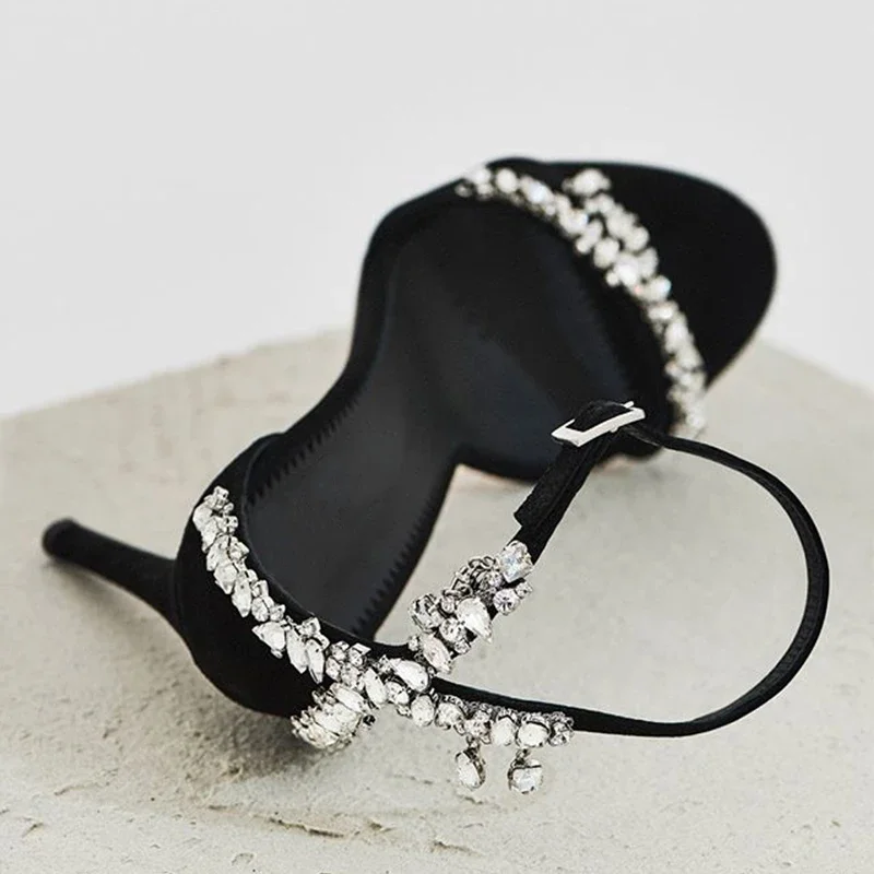 

2024 Summer New Water Diamond Chain One line Fairy Sandals Female Thin Heels Black Sexy Open Toe High Heels Female