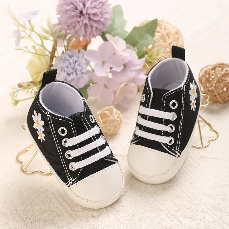 Spring And Autumn 0-12M Baby Walking Shoes Anti Slip Baby Daisy Embroidery Canvas Shoes Breathable Soft Soled Shoes Casual