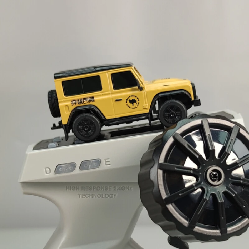 New 1/64 R01 Mini RC Desktop Full Scale Car Metal Gear Simulated Lighting System Electric Remote control children Toy gift