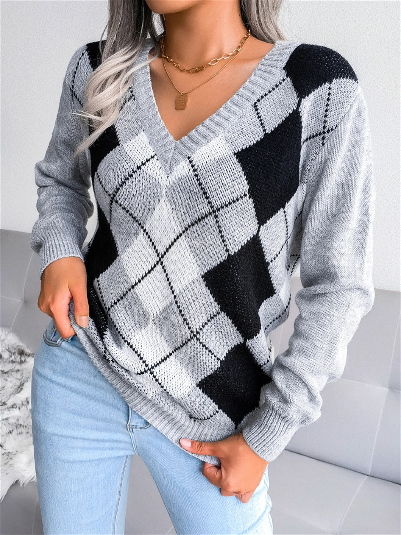 Autumn Winter Casual V-neck Diamond Plaid Pattern Long Sleeved Knitted Pullover For Women Sweater Top