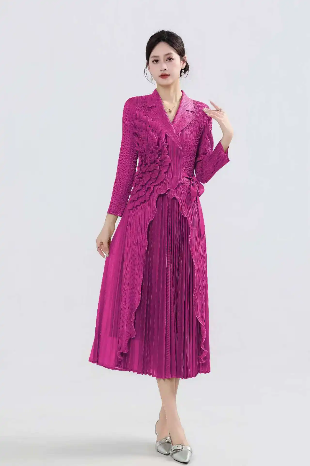 

Miyake Folds 2025 Autumn and Winter New Solid Colour Suit Collar Skirt Solid Colour Design Sense Tie Temperament Dress Women