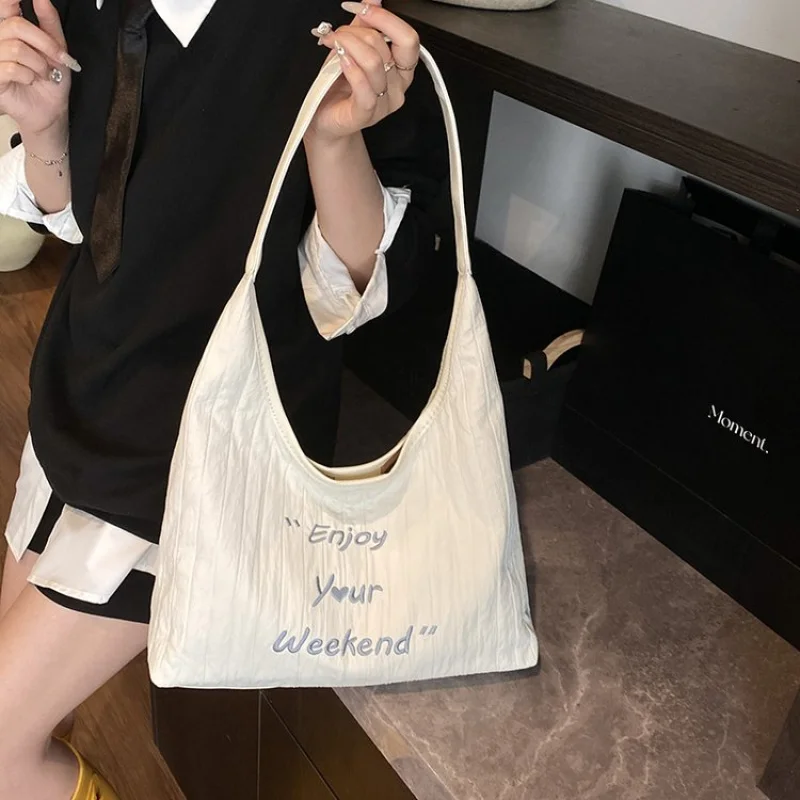 

Elegant Top Handle Tote Bag For Women In Durable Leather With Spacious Compartment For Shopping