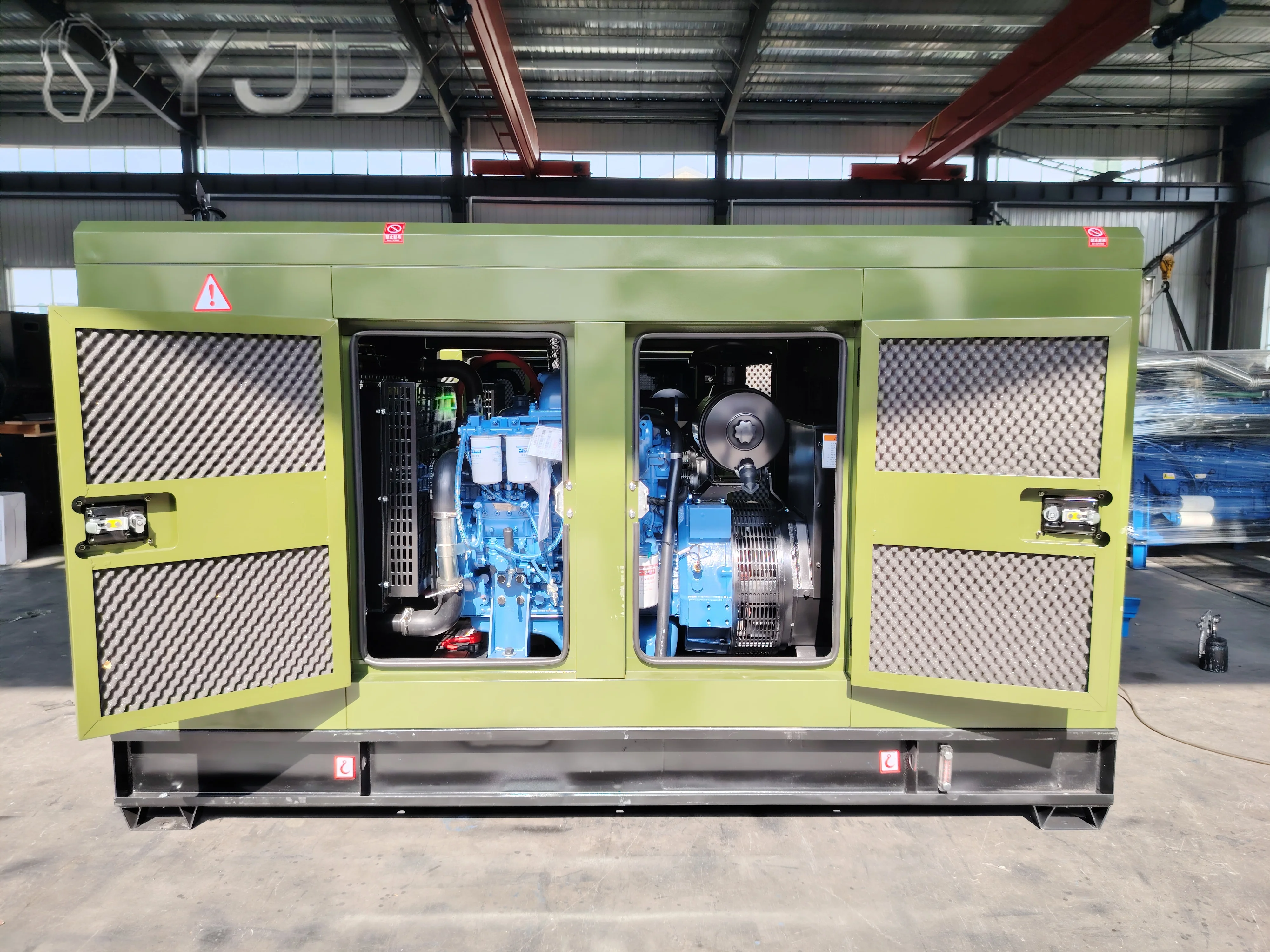 Yuchai Engine Customized High Power 20KW-1600KW Low Noise Sound Insulation Silent Diesel Generator Set Three Phase DC 220/380V
