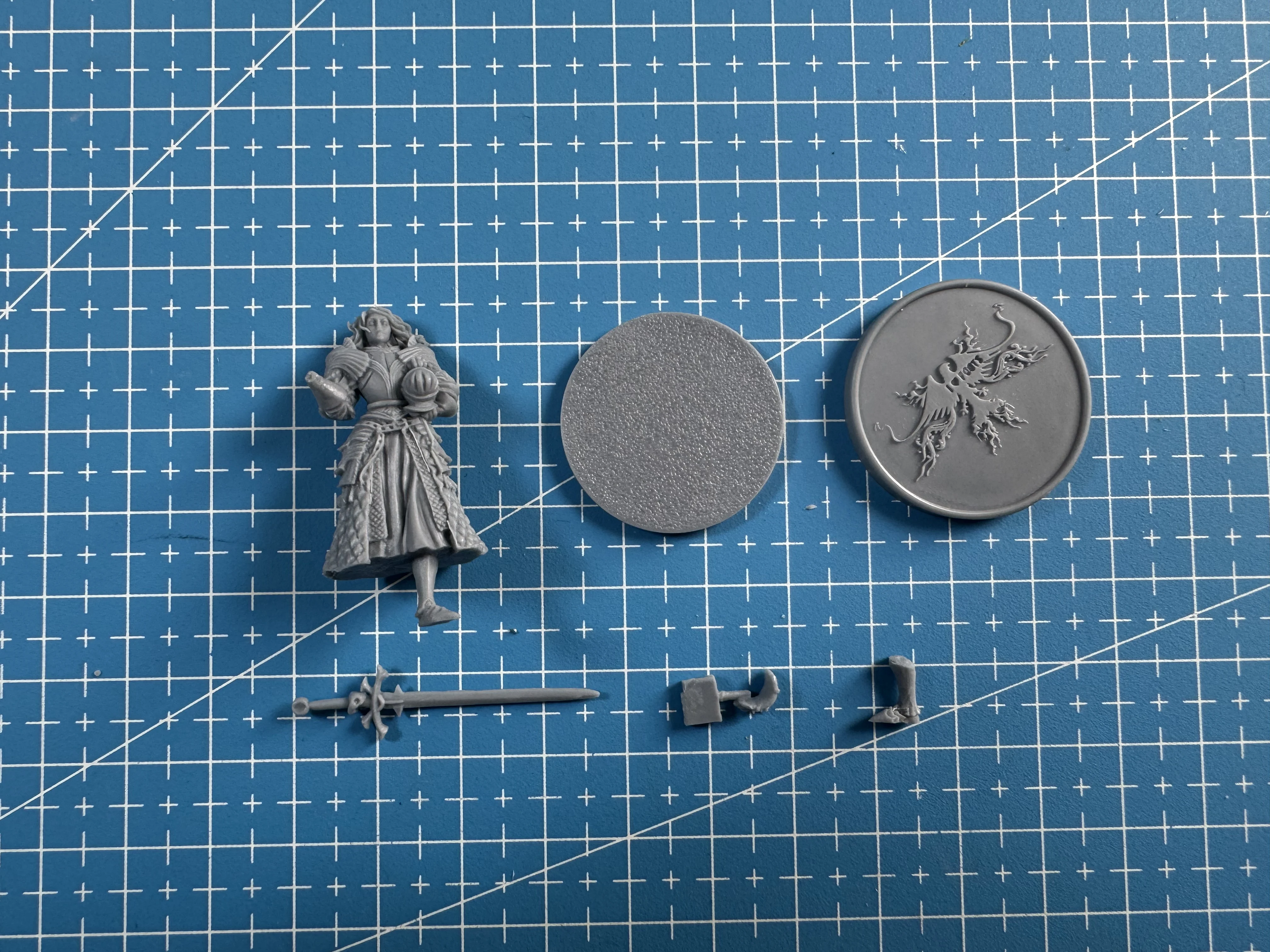 40mm キャストレジンモデル組み立てキット、GK、レジン女性剣士、未塗装、組み立てが必要