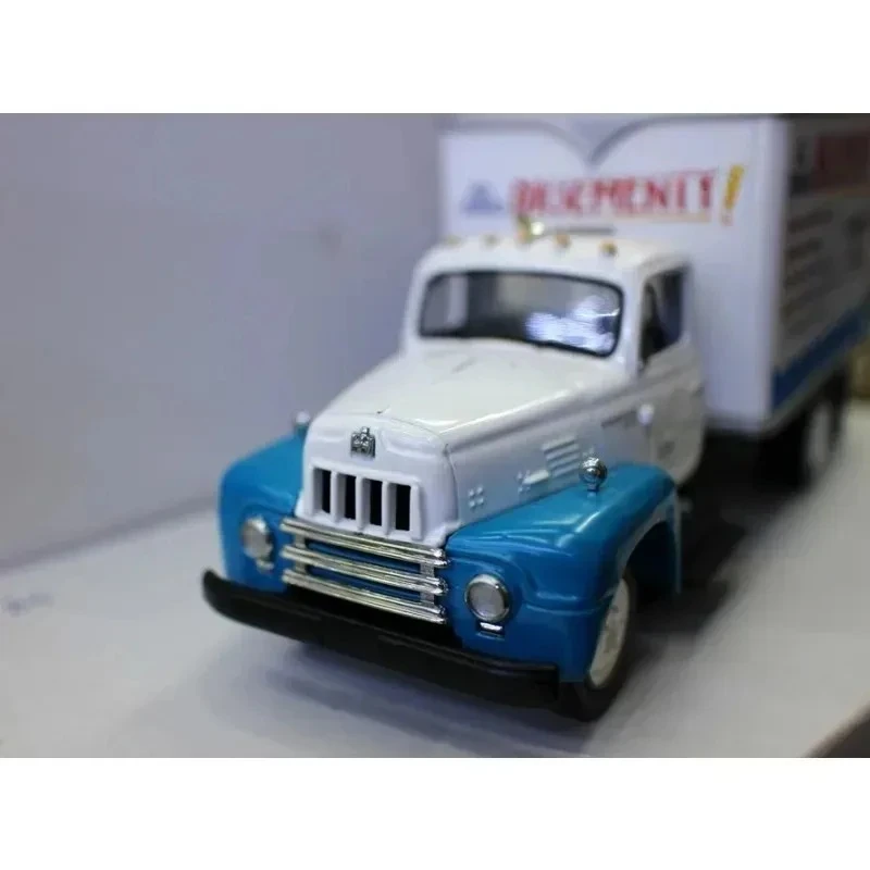 

For 1/24 Alloy Car American Version of IWC 1957 Old Classic Car Model Ornament