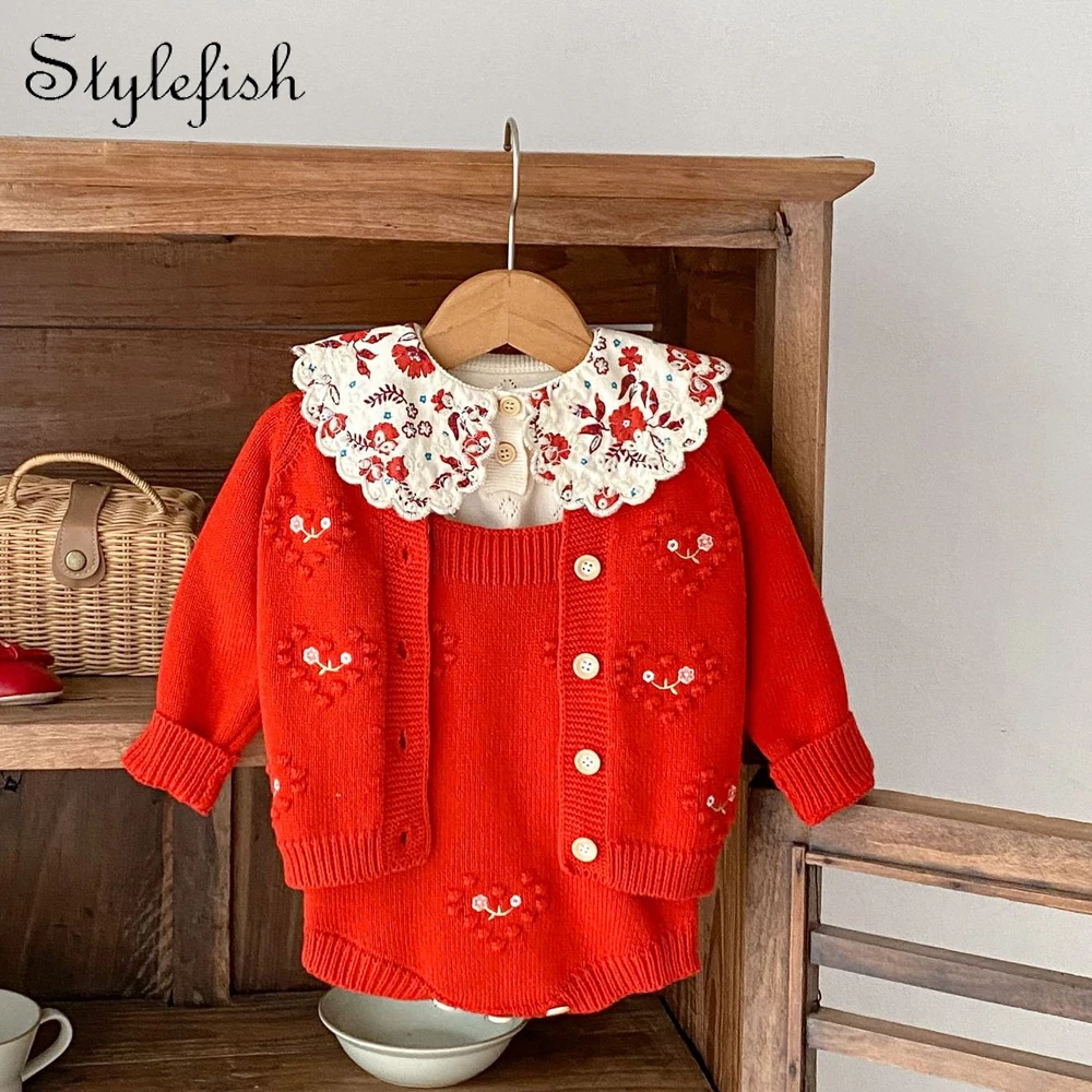 Autumn new 0-3 year old baby clothing for girls and babies, love flower embroidery long sleeved cardigan+shoulder strap hoodie