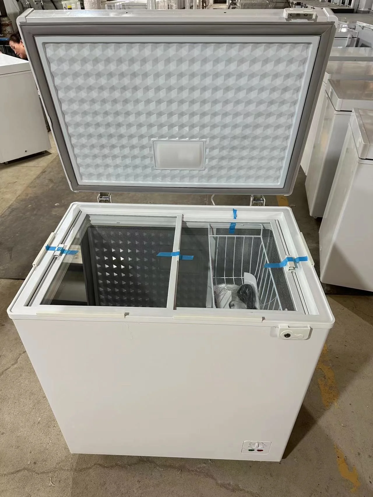 Paygo  Freezer 158L12V AC/DC Freezer Single Door Mechanical Compressor Ice Cream Solar Panel Direct Drive Deep Chest Freezers