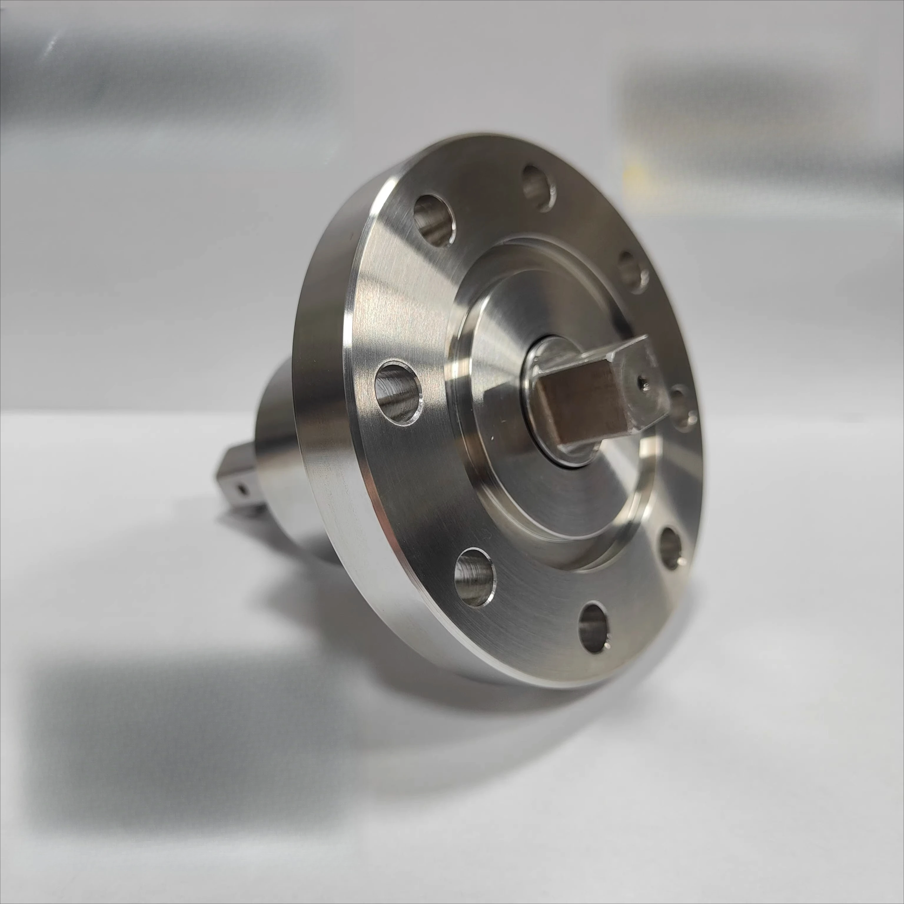 Magnetic fluid seals, fast delivery of spot products, use of vacuum baking oven reaction kettle in power cabinet