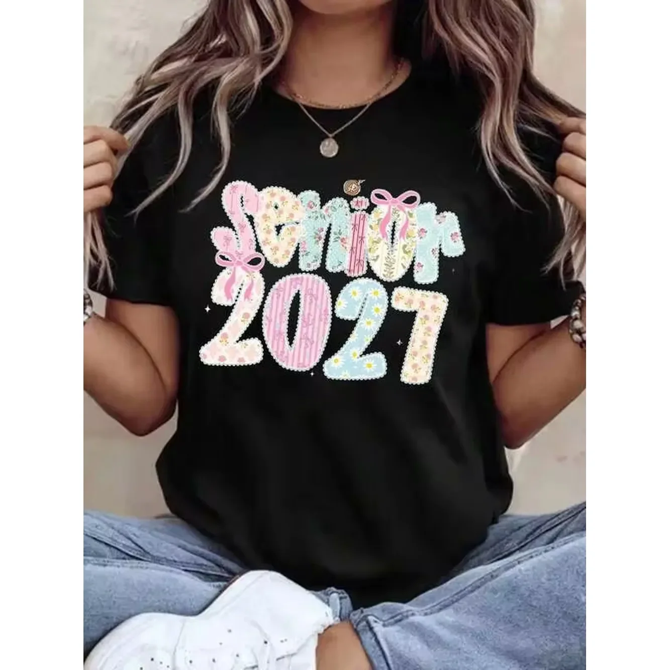 Senior 2027 T-Shirt With Pastel Embroidery And Bow Design For Graduation Celebration Gift For High School Students And College