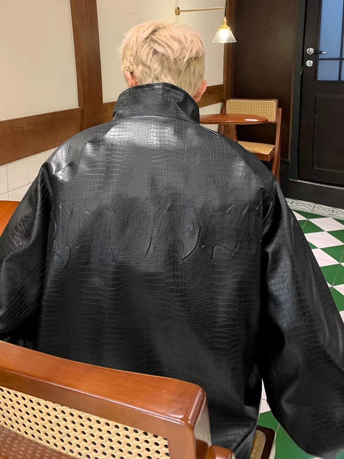 

Мужская модная мотоциклетная куртка из искусственной кожи в американском стиле, весна-осень, свободный крой, с декоративной молнией