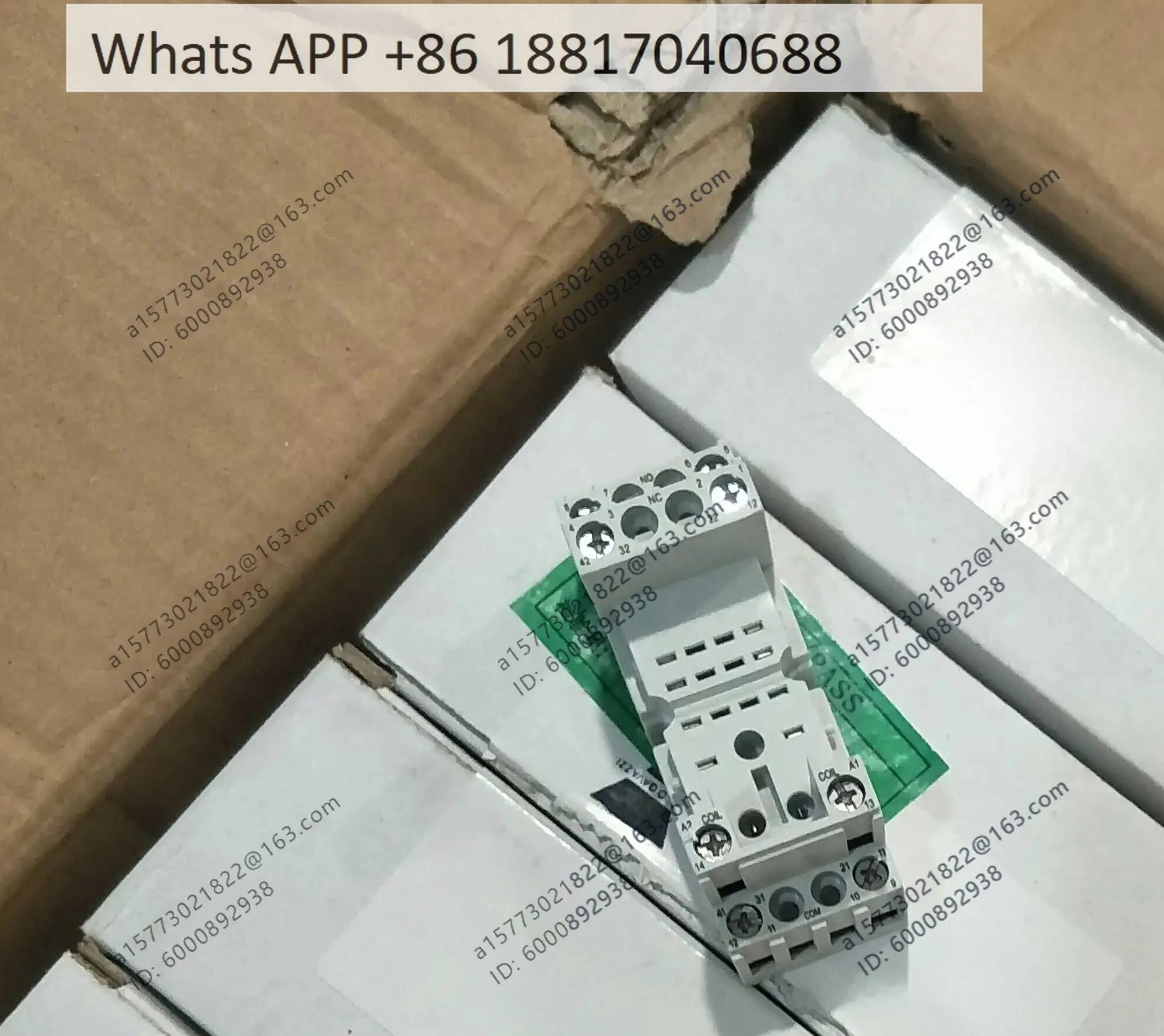 

Solid State Relay Base 700-HN222