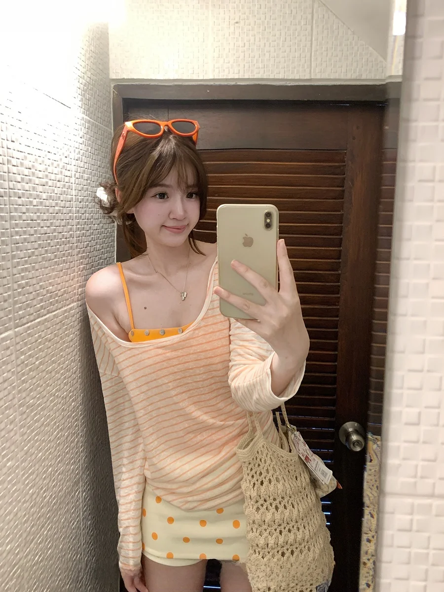 

Комплект женской модной одежды Pure Desire: юбка на пуговицах с бретелями и топ с U-образным вырезом в полоску, весна-лето, бренд CallmeEar