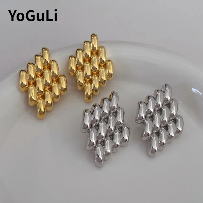

Fashion Jewelry Sweet Korean Temperament Metal Geometric Stud Earrings For Women 2025 Trend New Fine Ear Accessories