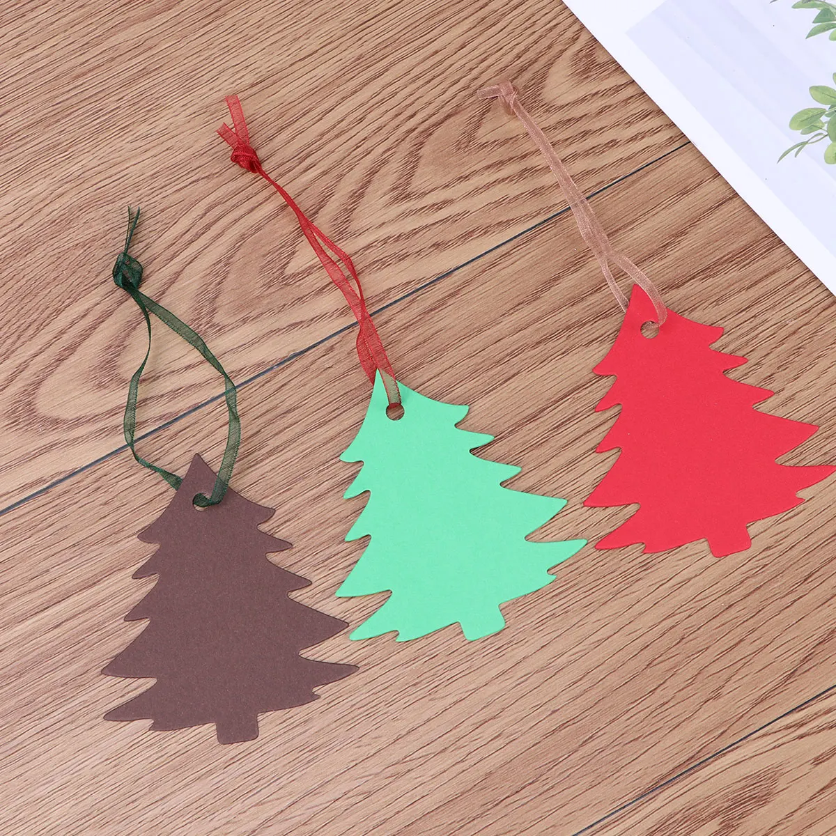 

120 set 12 Colors Christmas Tree Pendants Vintage Kraft Paper Hanging Tags For Xmas Party Decoration Gift Labels Wedding Event