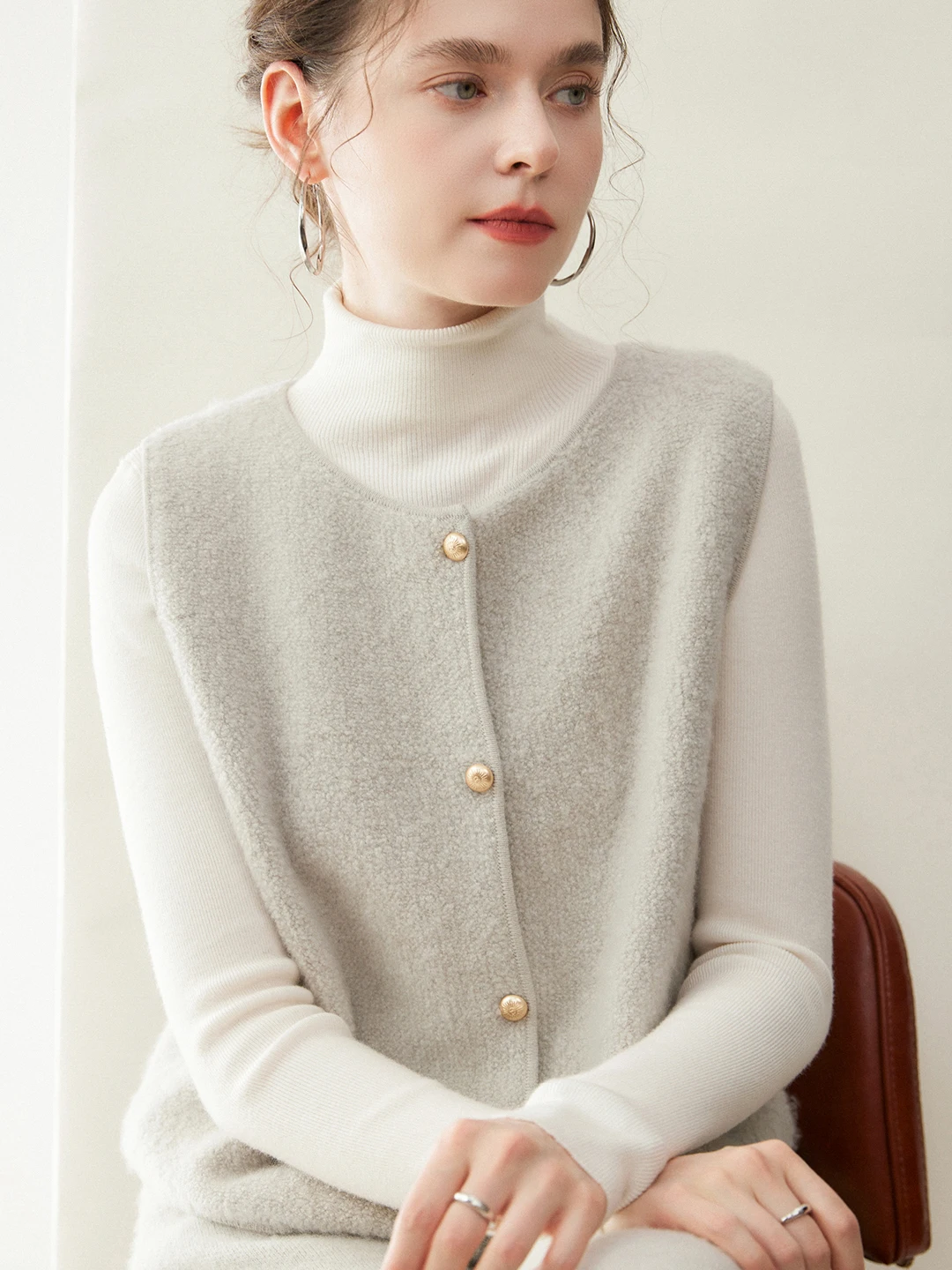 

Женский вязаный кардиган-жилет Ele round Ne Svel Camere: модный свитер-накидка для многослойных образов