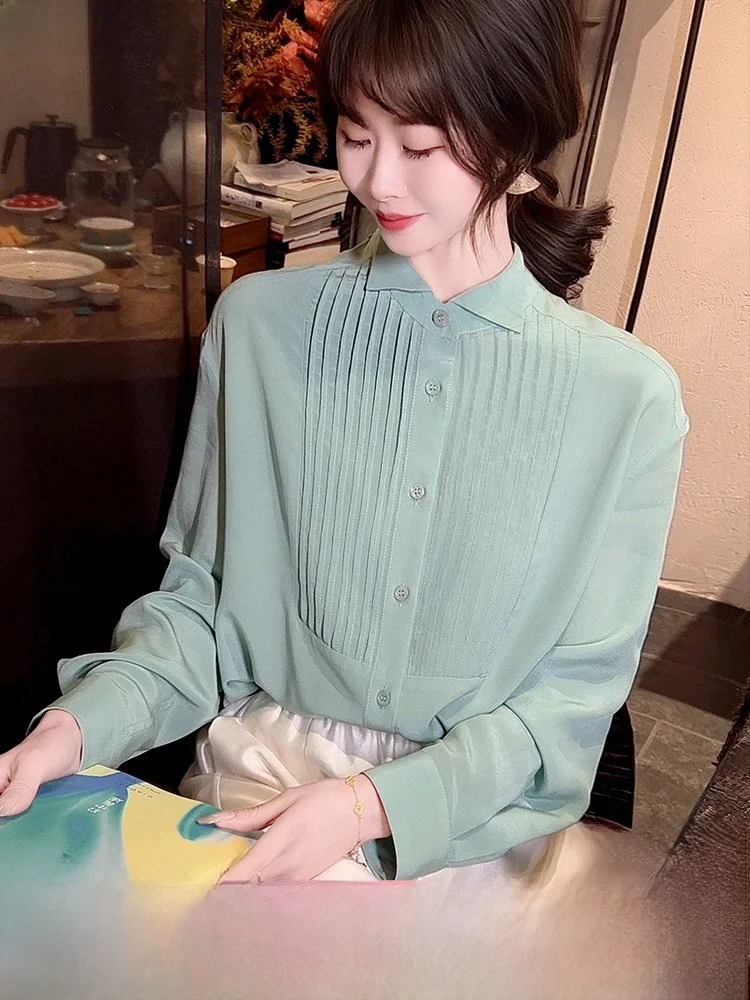 

Ретро-блузка из шелка с маленьким воротником для ранней весны, женская шелковая блузка классического кроя H-образной формы, стройнящая, для повседневной носки, приятная к телу.