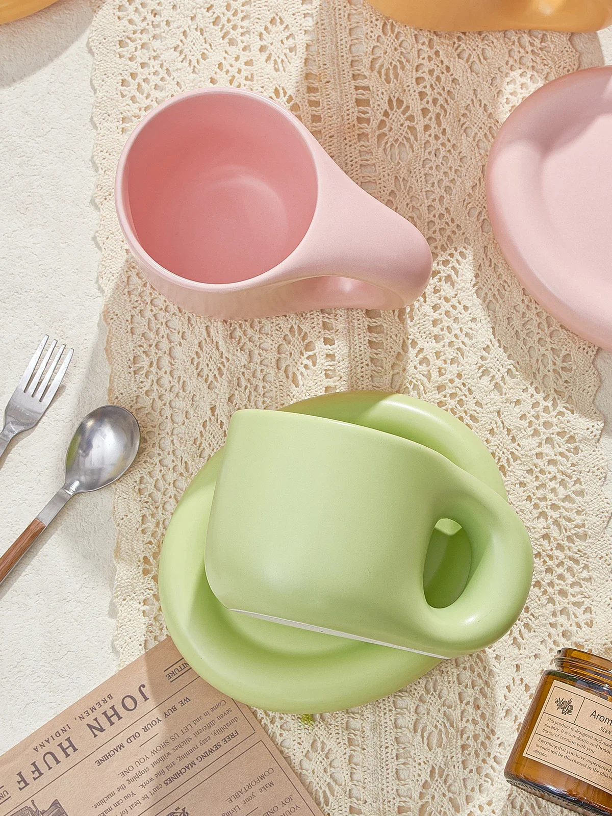 Nordic Modern Ceramic Coffee Cups and Plates Korean Ins Cute Trendy Chubby Cup Office Makron Color Spotted Texture Couple Cup