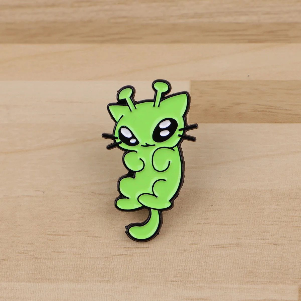 Cute Alien Cat Enamel Pin Cartoon Brooches Badges Lapel Pins for Backpack Jewelry Decorations Cosplay Accessories Gift 