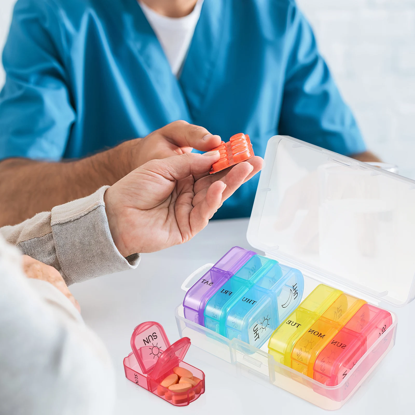 

2 Pcs Pill Box Daily ganizer 7 Days Portable Travel Case Rainbow Transparent Shell Medicine Storage Health Care Accessories