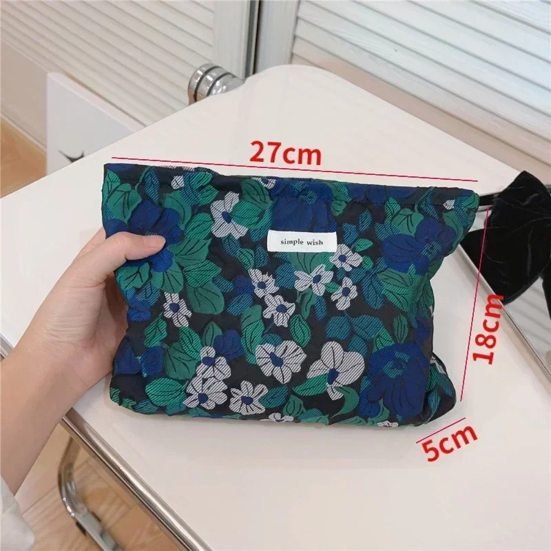 New Vintage Floral Clutch Cosmetic Bag Large Capacity Travel Organizer Toiletries Pouch Bags for Women Daily Makeup Bag Pouch