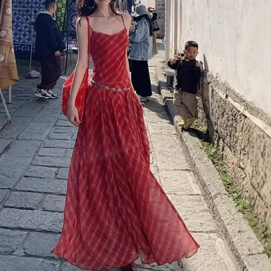 

2026 New Casual Beach Vacation Dress Temperament Waist Slimming Spliced ​​Red Plaid Long Suspender Dress Women