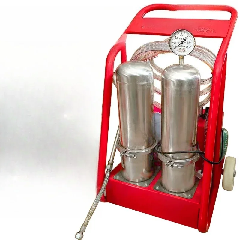

Cleaning machine, cleaning machine oil, cleaning equipment