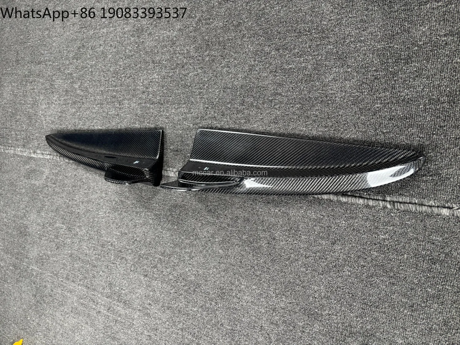 High Quality Car Rear Bumper Side Decoration Suitable for Mercedes Benz Four Door Sedan C43 W205 C63s Carbon Fiber Rear Corner