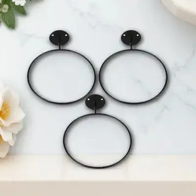 

3pcs Ball Rack Iron Wall Mount Display Holder Strong Durable Sports Balls Storage Rack for Football Basketball Wall-Mounted