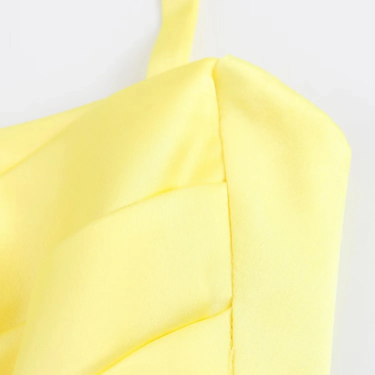 TRAF Cut Out Mini abito giallo pieghettato senza maniche abito in raso estate croce Backless abiti corti per le donne abiti da festa Sexy