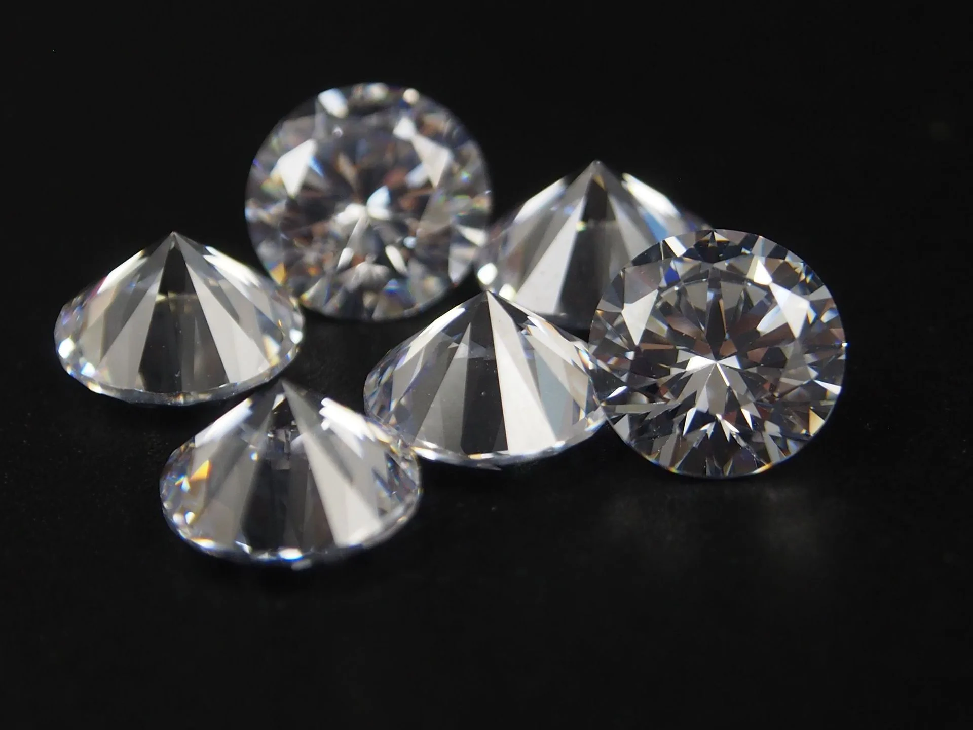 

5A Quality CZ Stones 0.7mm~2.4mm 100PCS~10000PCS Round White Cubic Zirconia Stones Beads For Jewelry Bracelets set DIY