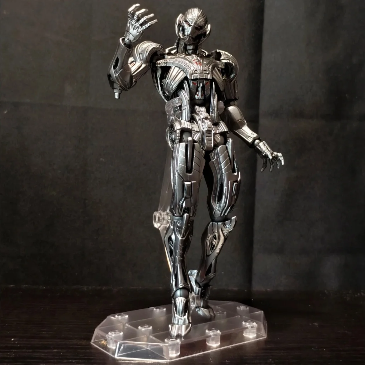 

AC Avengers: Age of Ultron Ultron Action Figure by KAIYODO PVC Iron Man Model Toy Collection for Fans And Gifts