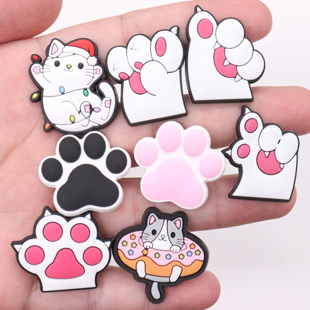 Cute PVC Shoe Charms for Kids, White Cat, Pink, Cat's Paw, Acessórios, Chinelos, Decorações, Presente de aniversário, Hot Sale, 1-8Pcs