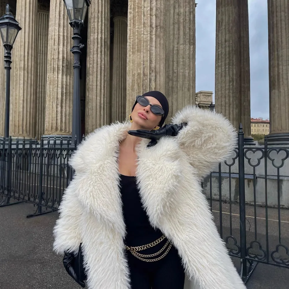 トレンド感のあるふわふわで暖かいアウターウェア、ロングフェイクファーコート、新作、膝丈以上、ホワイトアウターコート、厚手コート、トカ、エコフレンドリーファーコート