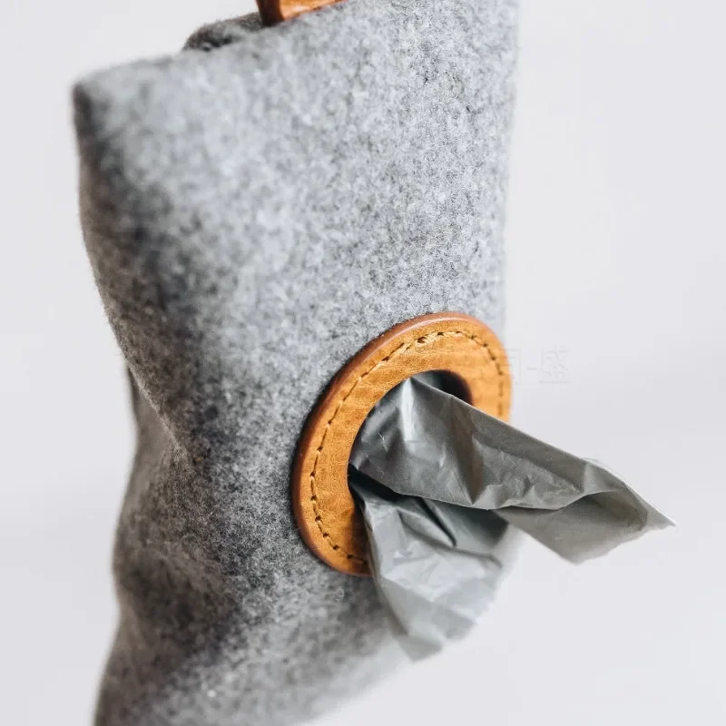 Товары для домашних животных на открытом воздухе, портативный легкий диспенсер для мешков для собак и какашек со светоотражающей веревочной ручкой, ящик для мусора Товары для домашних животных на открытом воздухе, портативный легкий диспенсер для мешков для собак и какашек со светоотражающей веревочной ручкой, ящик для мусора