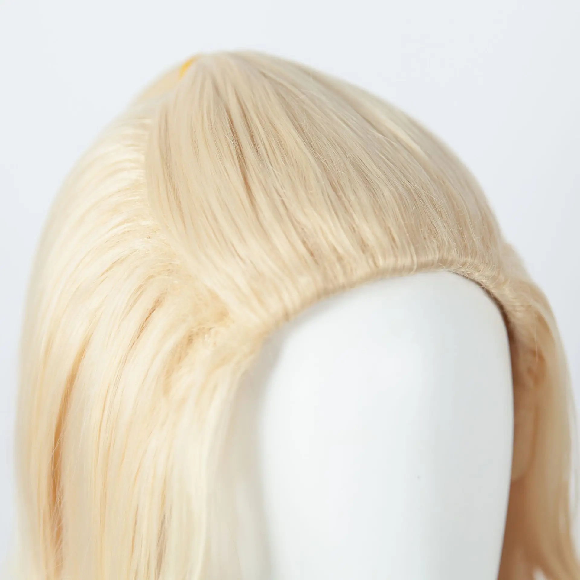 Perruque de cosplay de Tokyo Revengers Zana Manshirō avec une grande coiffure Pompadour