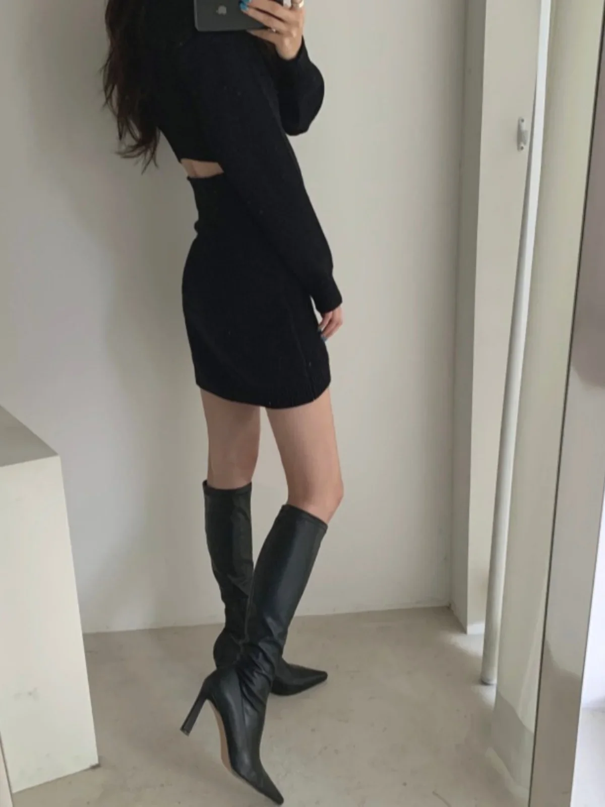 Autumn and Winter Elegant Backless Hip Skirt Women Korean Sle Slimming Elegant Inner wear Twist Sweater Dress Knitted Base E5127