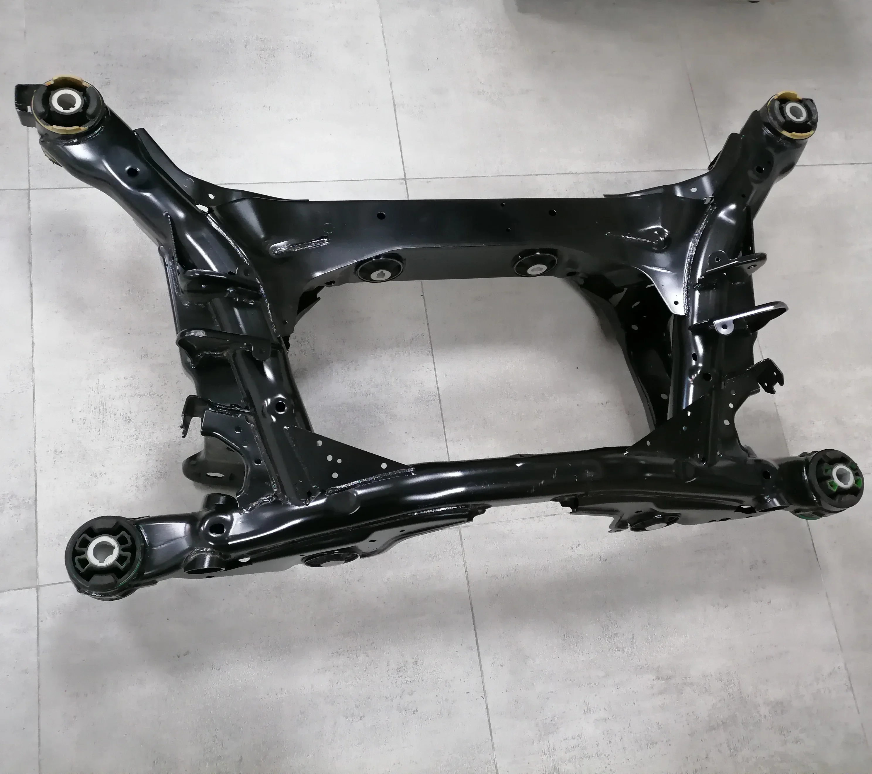 LR135137  L8D25K091 for Range Rover Sports(15-) Evoque(19-) Bracket Rear Crossbeam