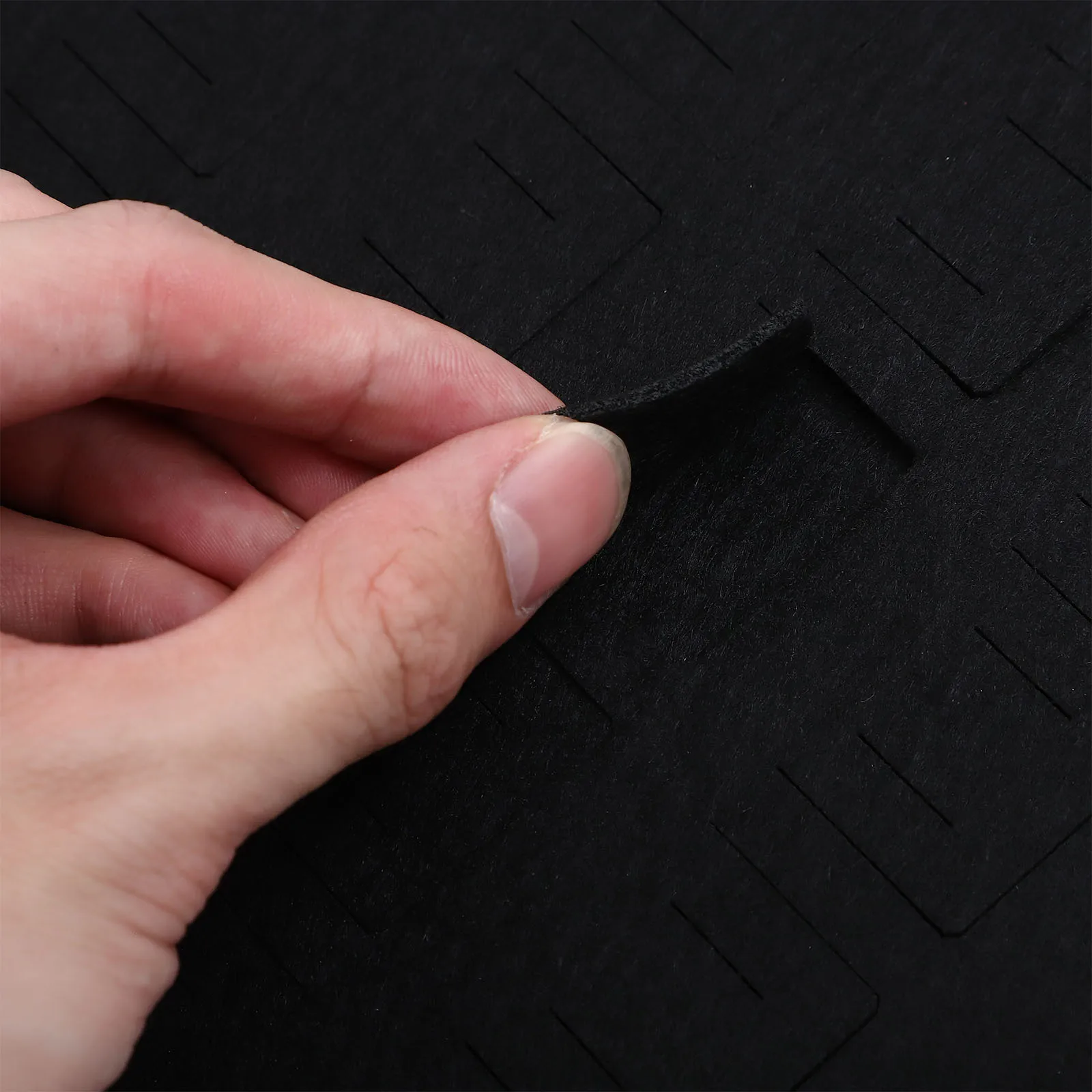 

Hanging Brooches Organizer for Badge Pin Display Storage Wall Mounted Felt Holder Decorative Jewelry Display